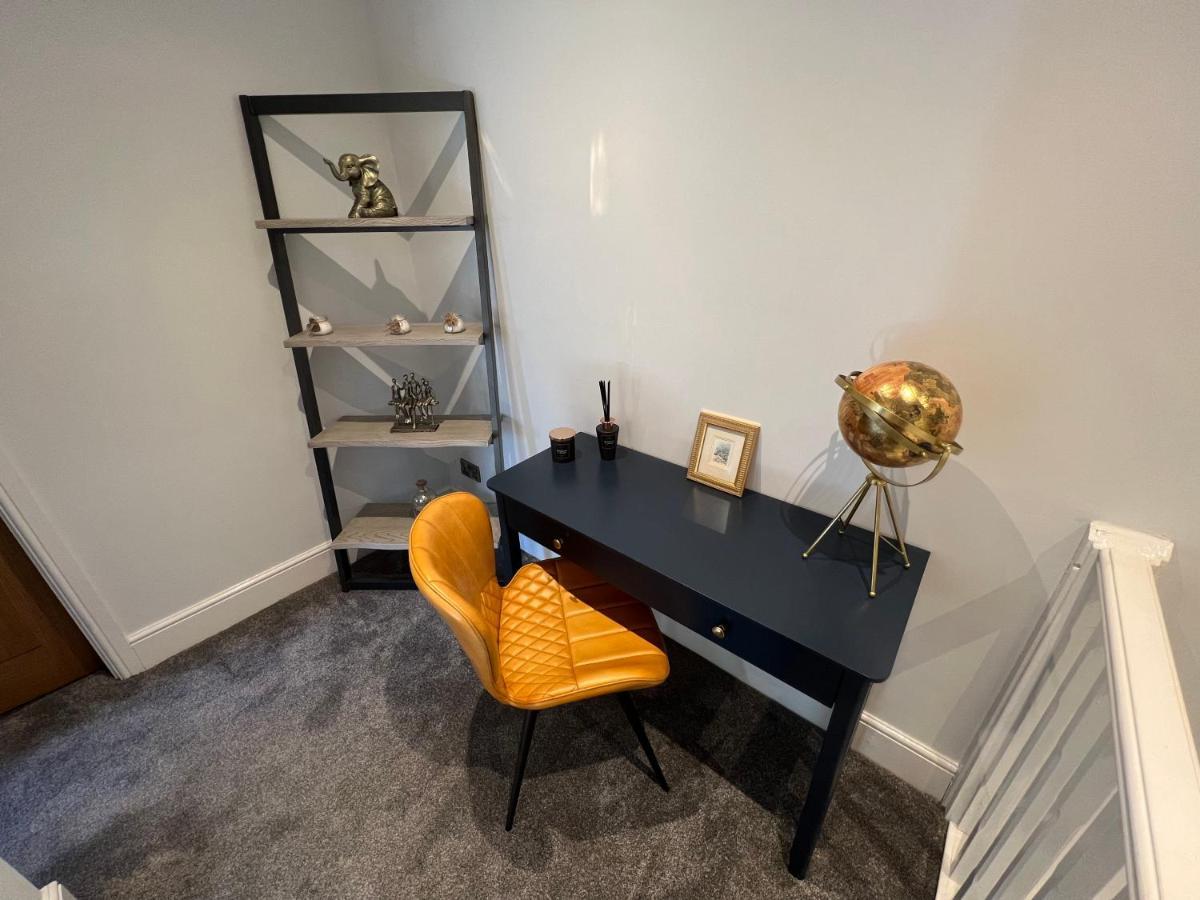Luxury 2 Bed Apartment Great Location Stoke-on-Trent Ngoại thất bức ảnh
